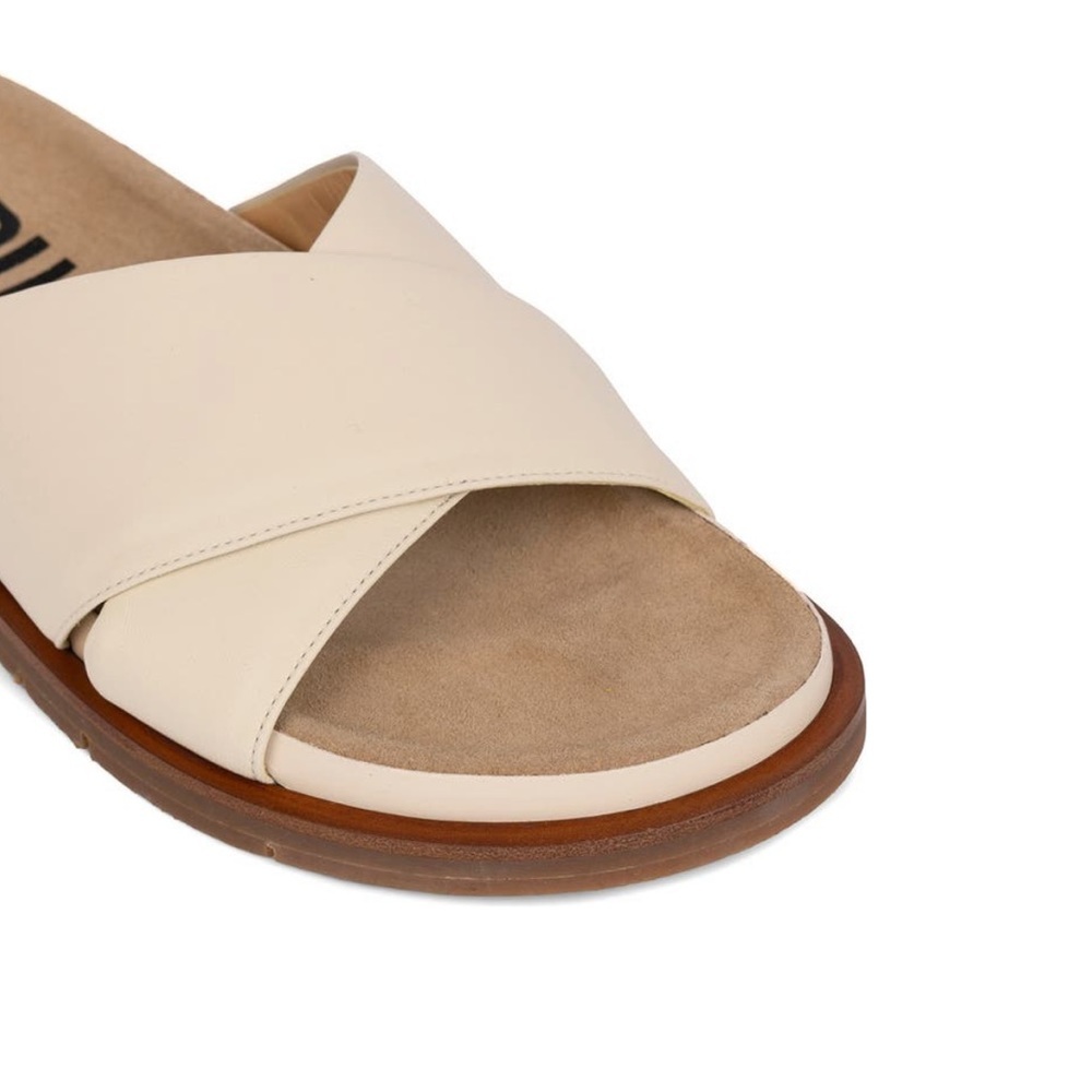 LABUCQ Mo Slide Mule Sandal - Picture 10 of 15